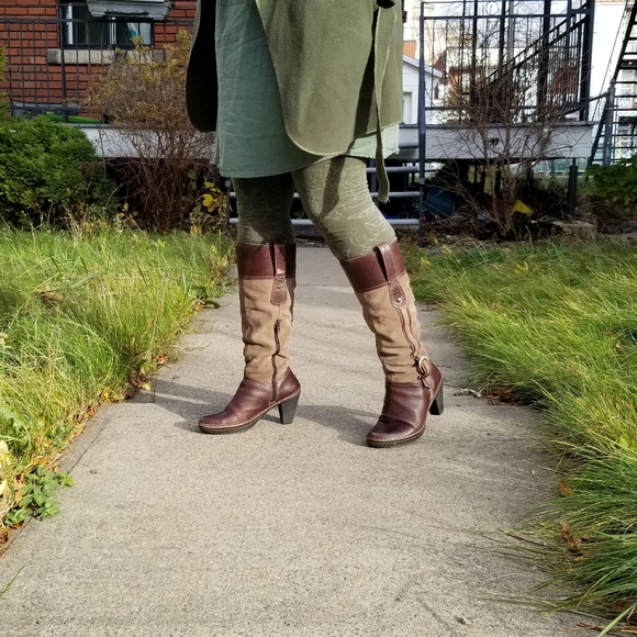 Knee high boots - Picture 2 of 2